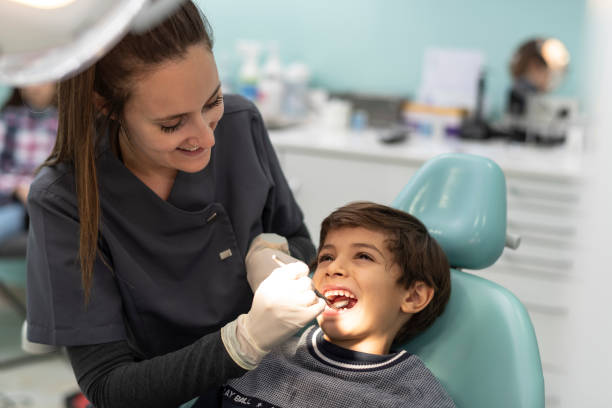 Best Emergency Tooth Extraction in Old Fig Garden, CA